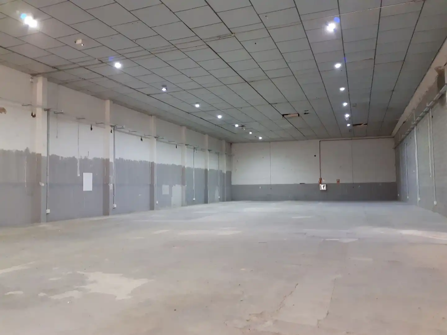 Nave industrial de alquiler en La Verneda i la Pau