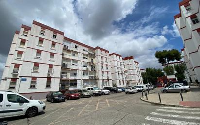 Vista exterior de Pis en venda en  Sevilla Capital amb Aire condicionat