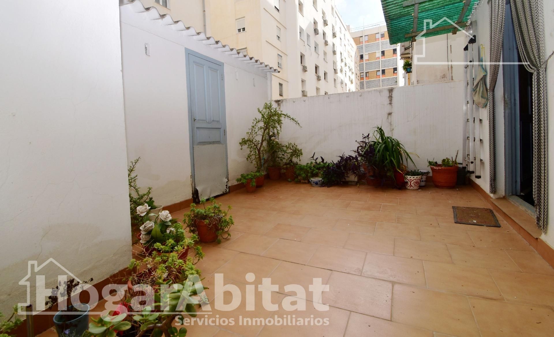 Garden of Flat for sale in  Valencia Capital  with Air Conditioner, Terrace and Storage room