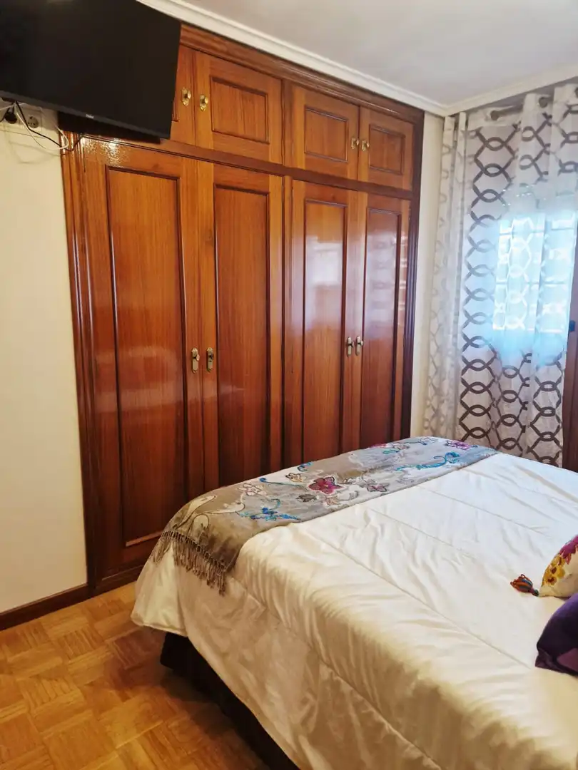 Habitación de Piso en venta en Avilés con Calefacción, Parquet y Terraza