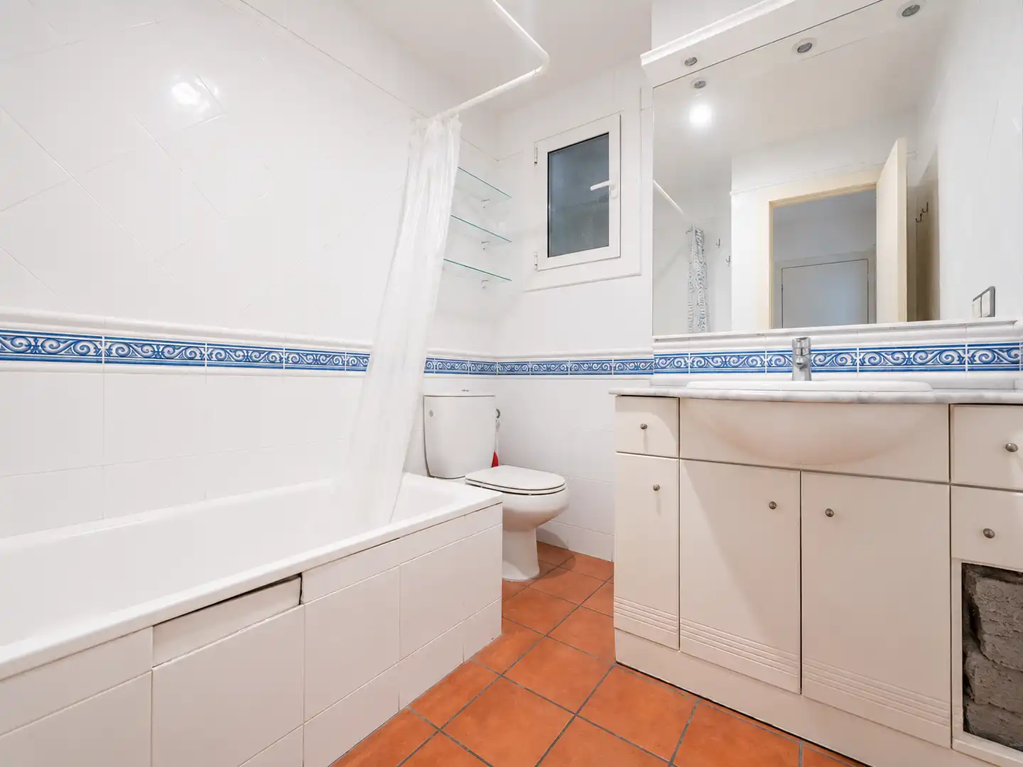 Baño de Ático en venta en Barcelona con Calefacción y Terraza
