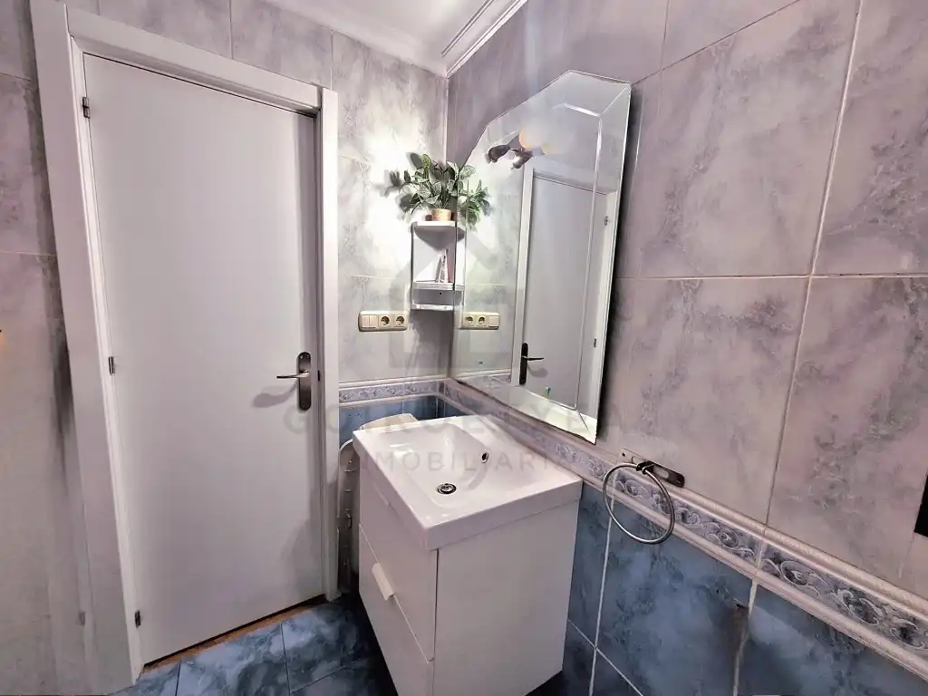 Bathroom of Flat for sale in Bera