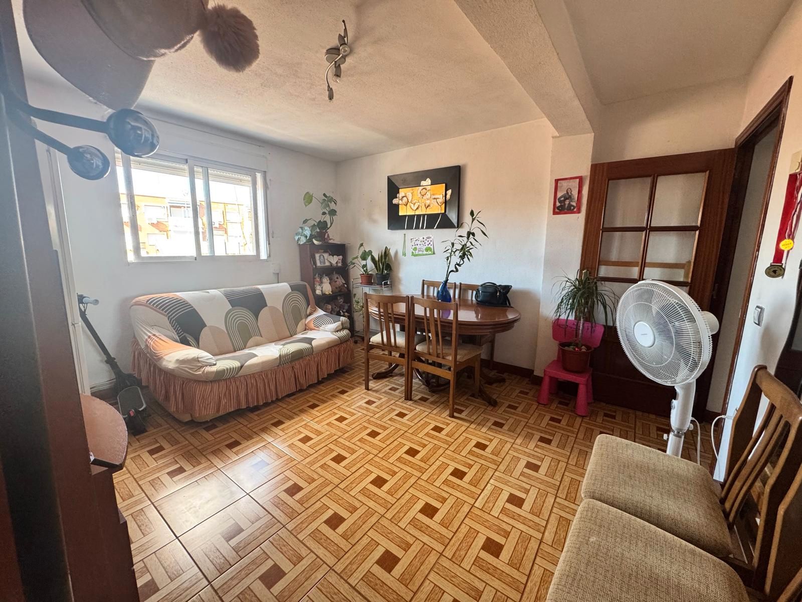 Sala d'estar de Pis en venda en San Sebastián de los Reyes amb Calefacció
