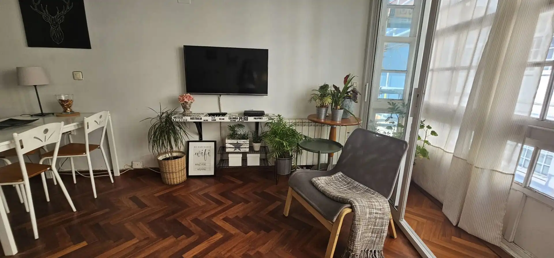 Sala d'estar de Pis de lloguer en A Coruña Capital  amb Calefacció i Moblat