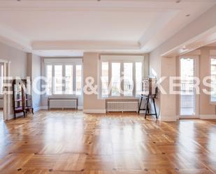 Exterior view of Apartment to rent in  Madrid Capital  with Air Conditioner, Heating and Parquet flooring