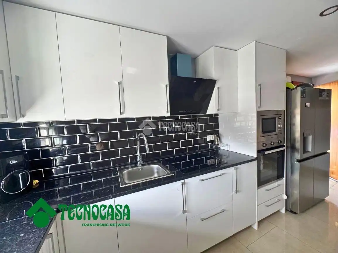 Kitchen of Houses for sale in Coín, Málaga