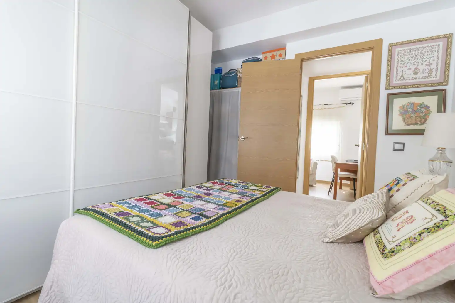 Habitación de Piso en venta en Sevilla con Aire acondicionado y Calefacción