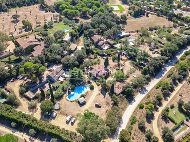 Maison rustique avec piscine à vendre à Paratge Ermedàs