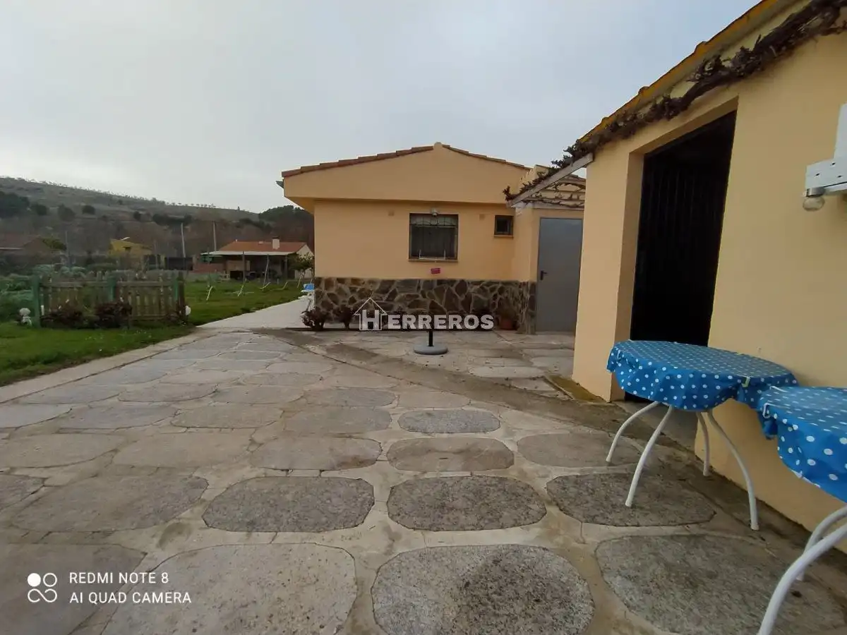 Vista exterior de Casa o xalet en venda en Murillo de Río Leza amb Calefacció, Traster i Moblat
