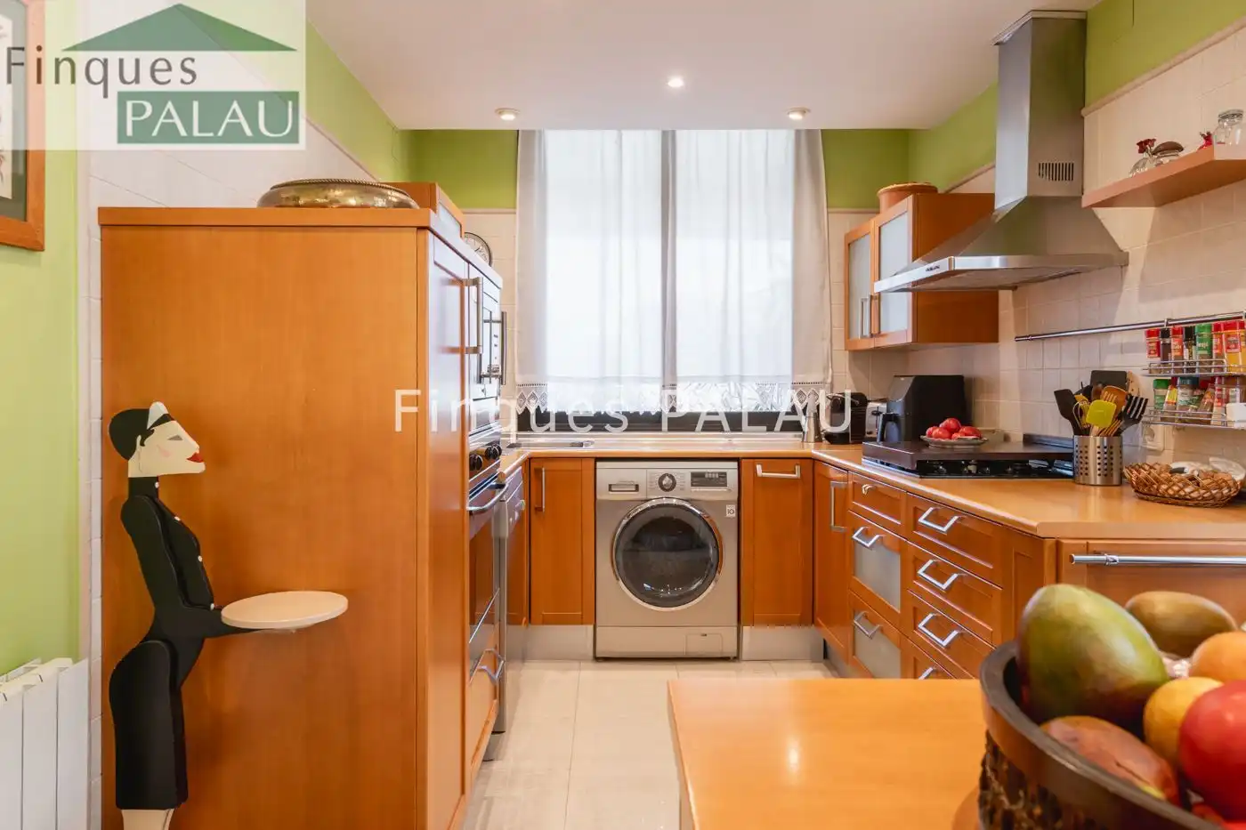 Cuina de Casa o xalet en venda en Sant Just Desvern amb Aire condicionat, Calefacció i Jardí privat