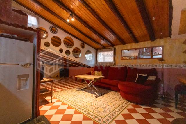 Piso en Venta en Calle del Barco en Universidad - Malasaña