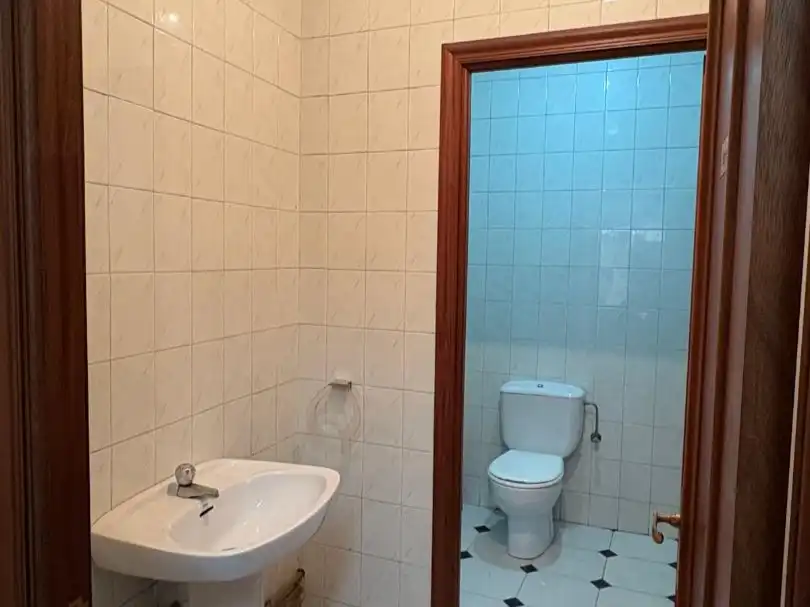 Baño de Local de alquiler en Valladolid