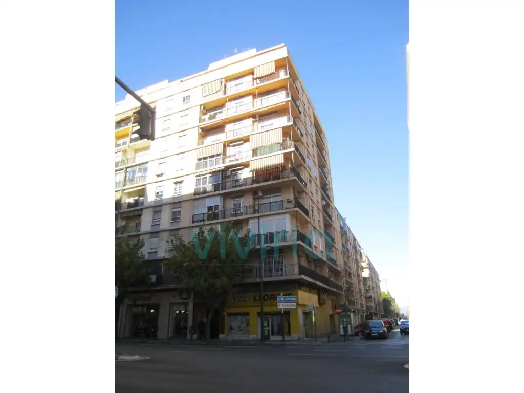 Vista exterior de Piso en venta en Valencia