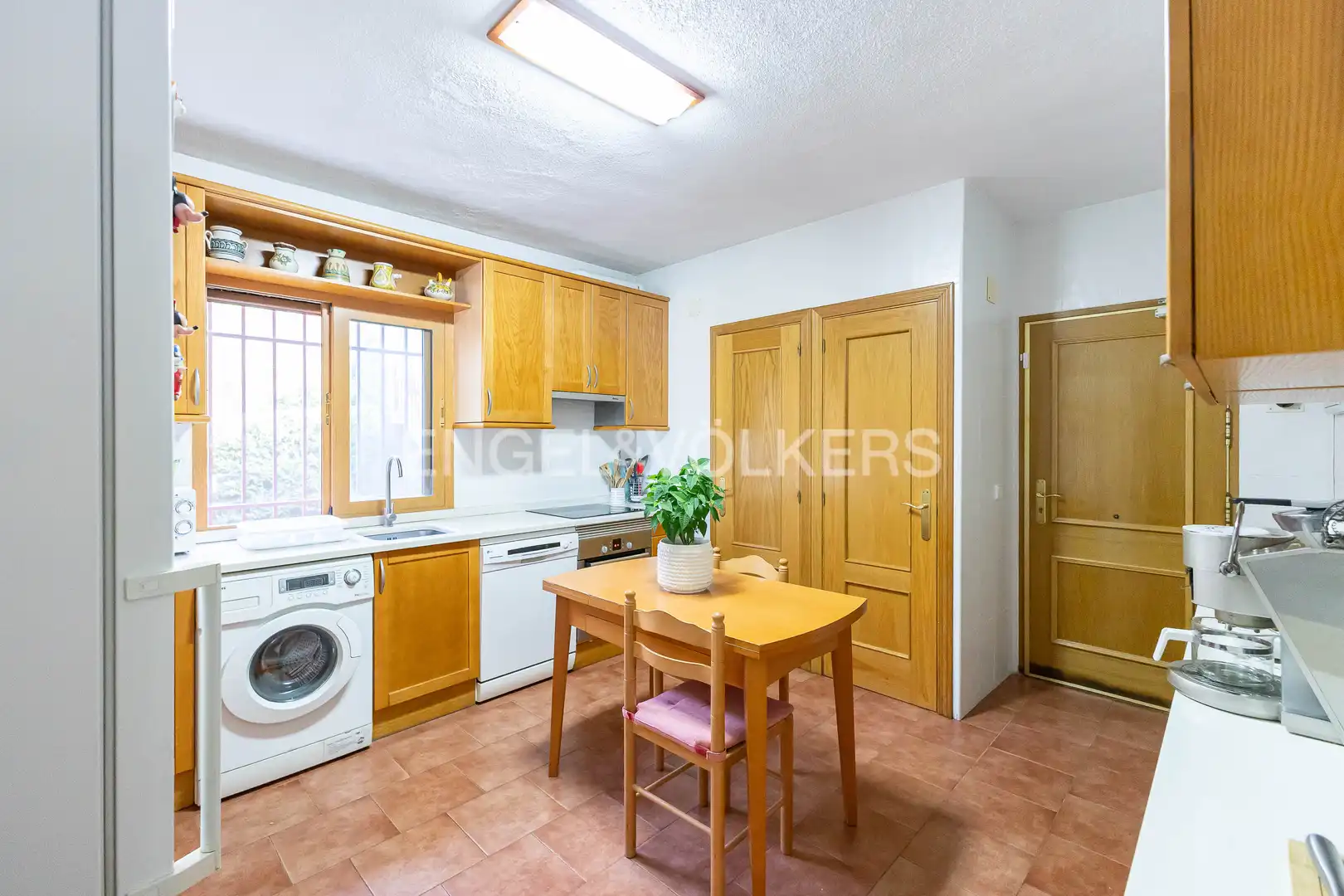 Cocina de Casa o chalet en venta en El Casar con Aire acondicionado, Calefacción y Jardín privado