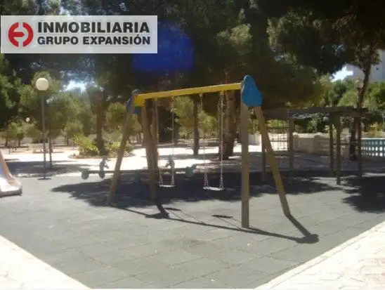 Außenansicht von Wohnung zum Verkauf in Castilblanco de los Arroyos mit Privatgarten, Terrasse und Möbliert