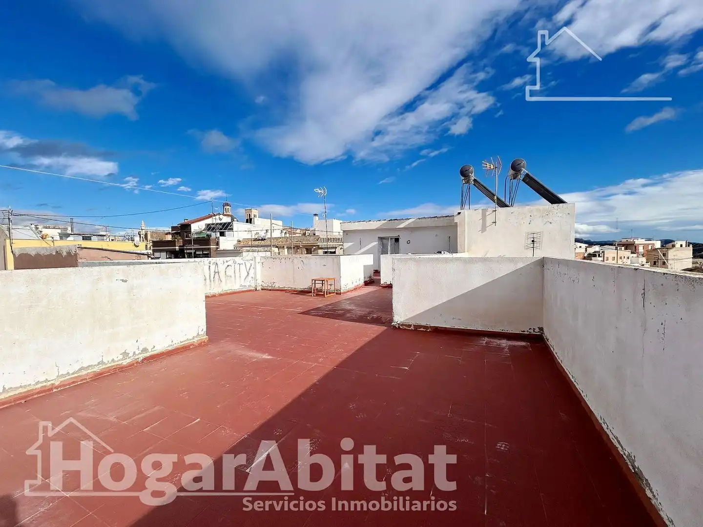 Vista exterior de Pis en venda en Llíria amb Aire condicionat i Terrassa