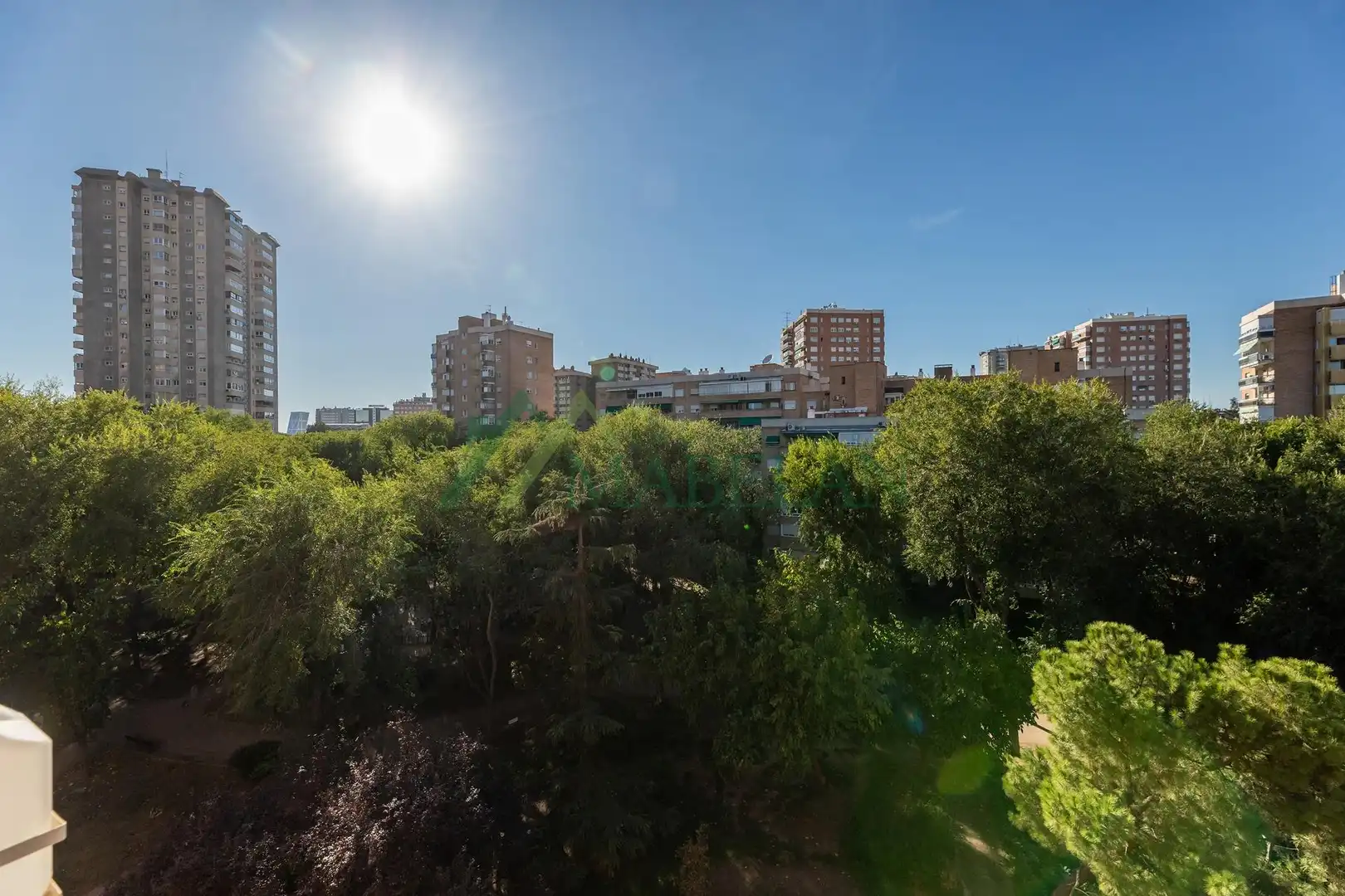 Vista exterior de Piso en venta en Ciudad Lineal