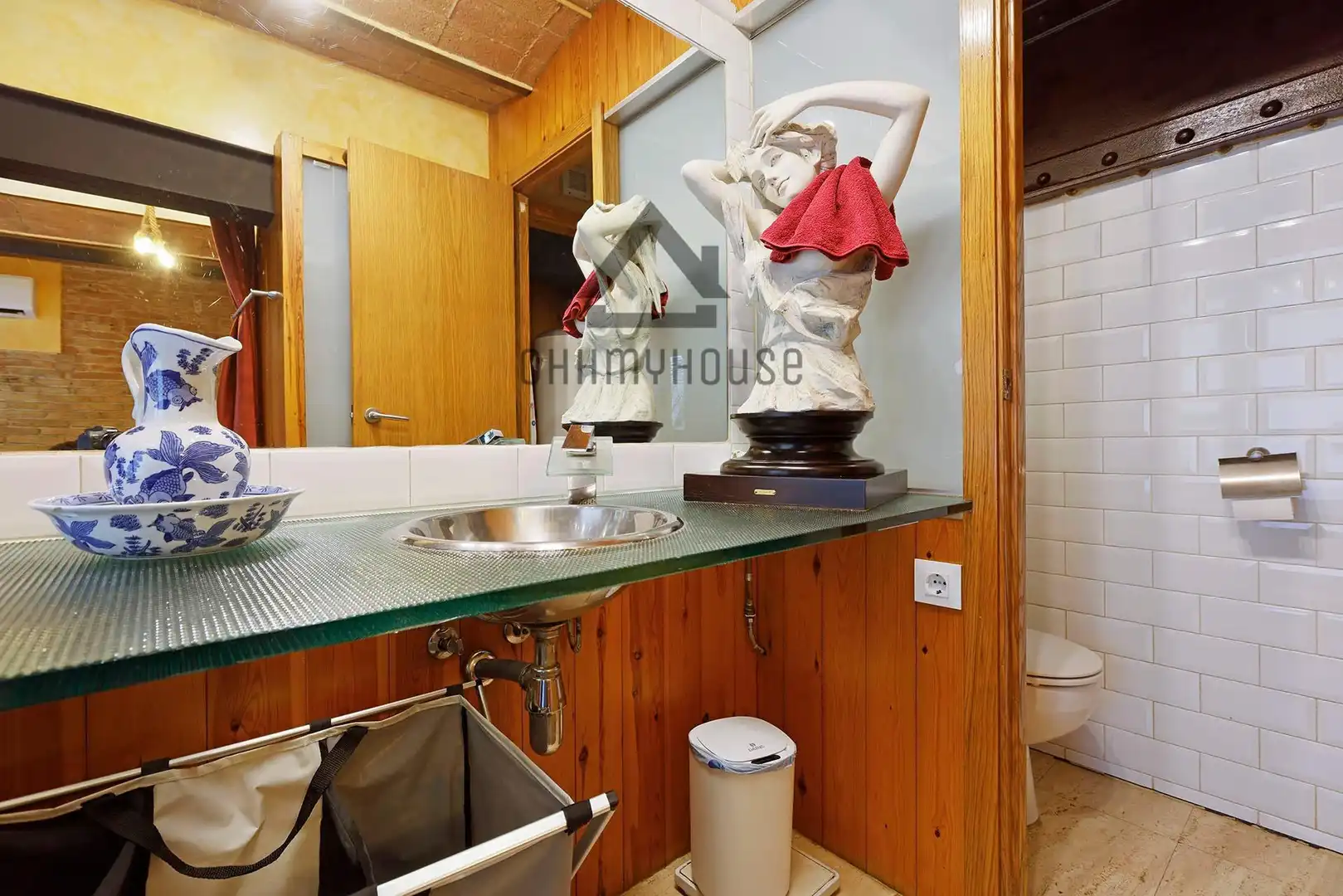 Bathroom of Duplexes for sale in Barcelona  with Air Conditioner, Parquet flooring and Terrace