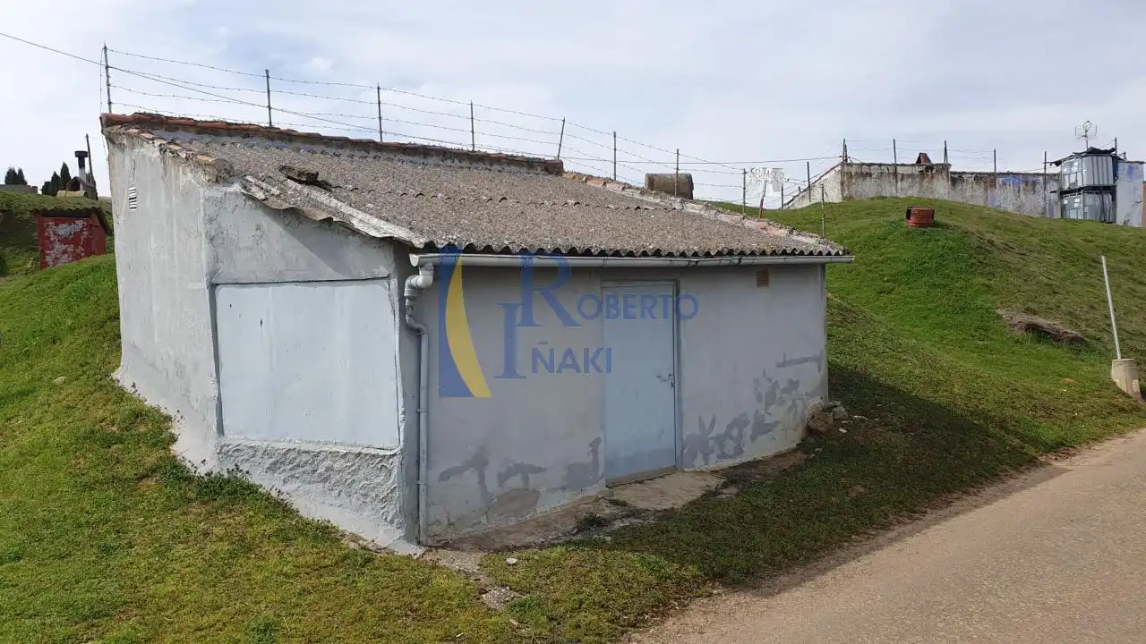 Local comercial en venda a Ardón
