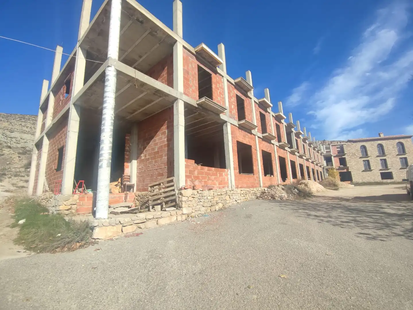 Vista exterior de Edifici en venda en Allepuz
