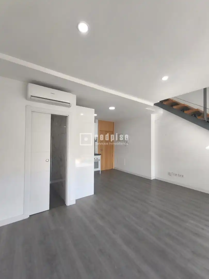 Habitación de Loft de alquiler en Alcorcón con Aire acondicionado, Calefacción y Terraza