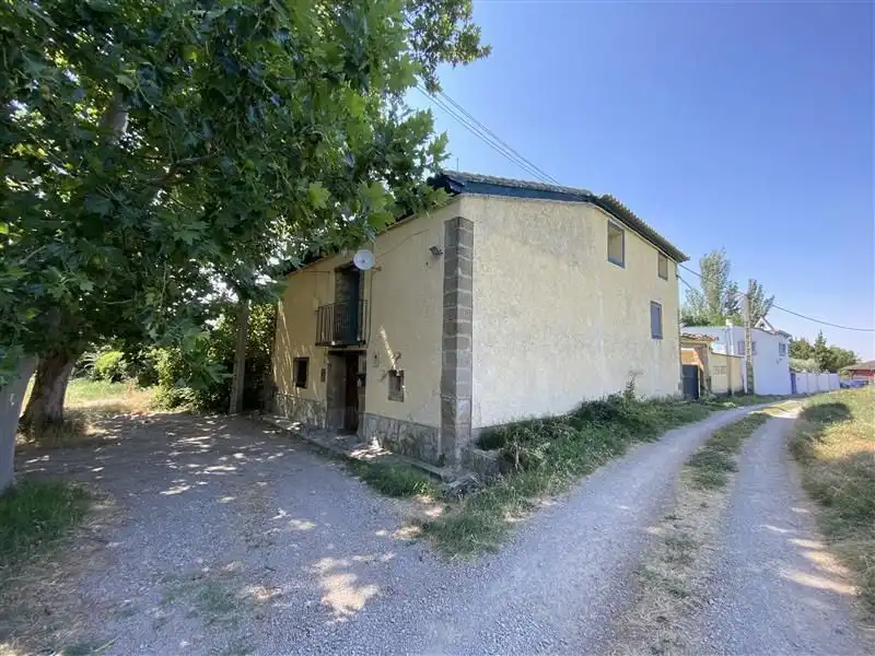 Casa rústica amb jardí en venda a Calle Paul Alta Plasencia 16