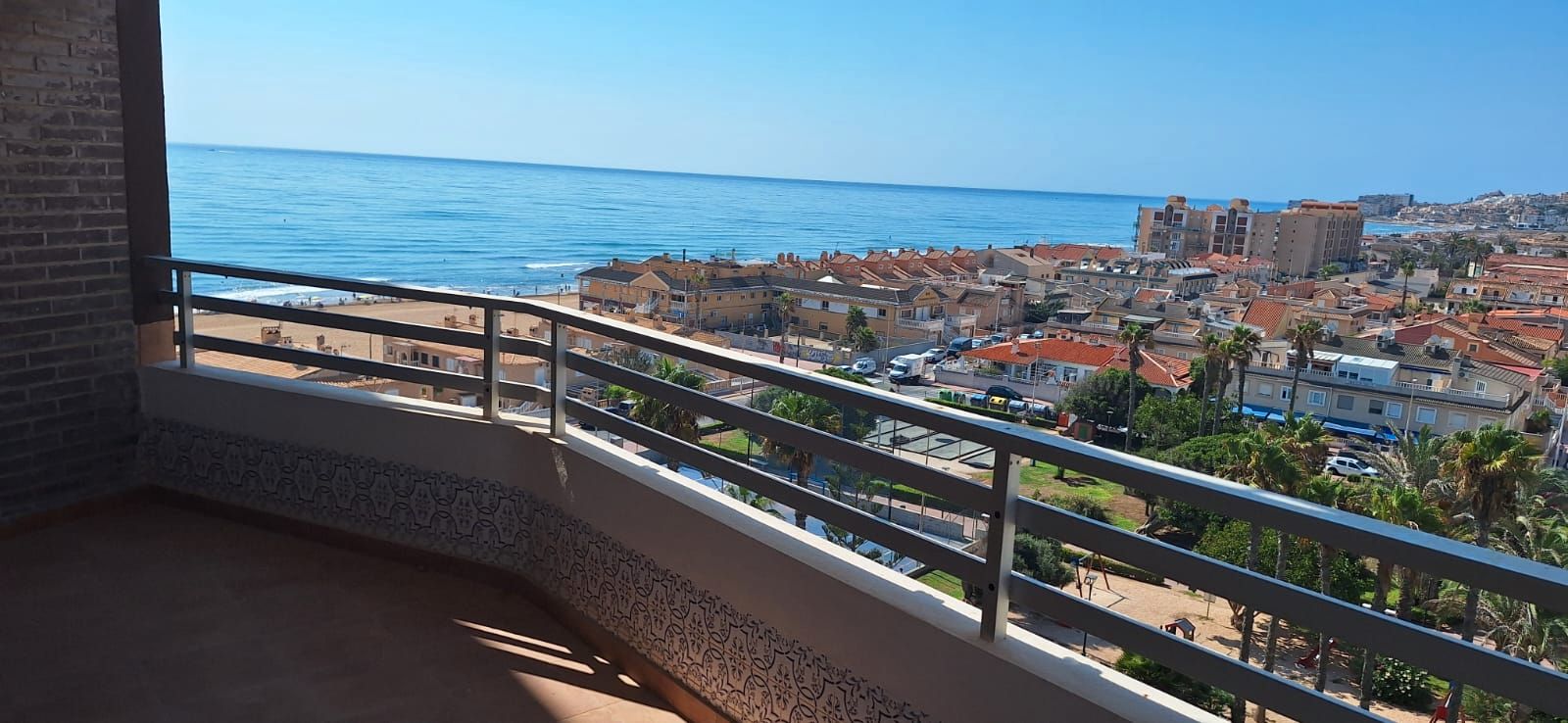 Dormitori de Apartament en venda en Torrevieja amb Terrassa, Moblat i Balcó