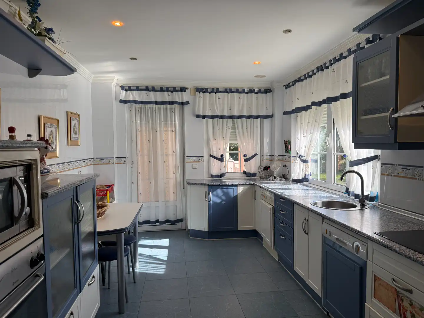 Cocina de Casa o chalet en venta en Carrión de los Condes con Aire acondicionado, Calefacción y Jardín privado