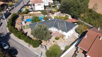 Vista exterior de Casa o xalet en venda en Lliçà d'Amunt amb Aire condicionat, Terrassa i Piscina