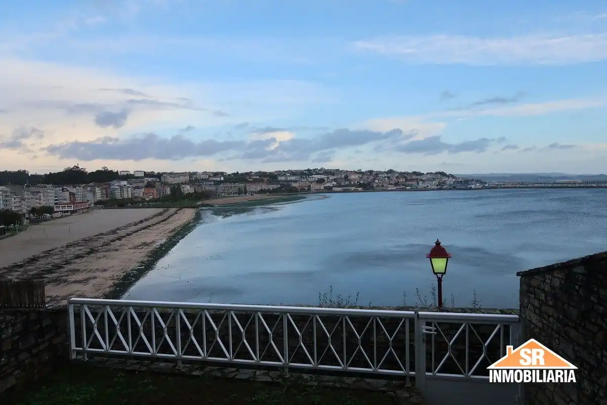 Vista exterior de Casa adosada de alquiler en Sada (A Coruña) con Calefacción, Parquet y Terraza