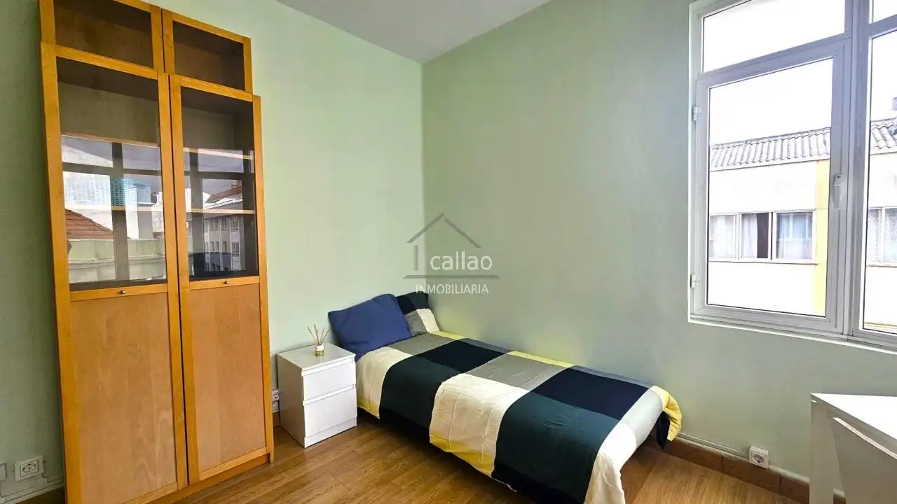 Bedroom of Flat for share in Ferrol  with Heating and Furnished