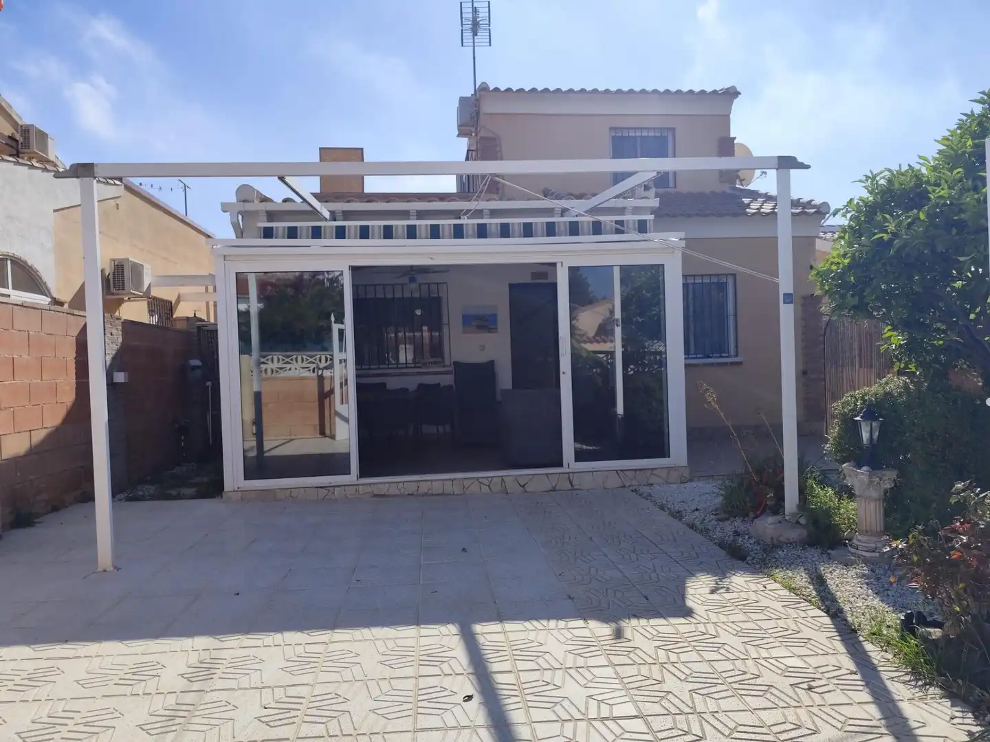 Detached house with pool for sale in Calle Calle Morral