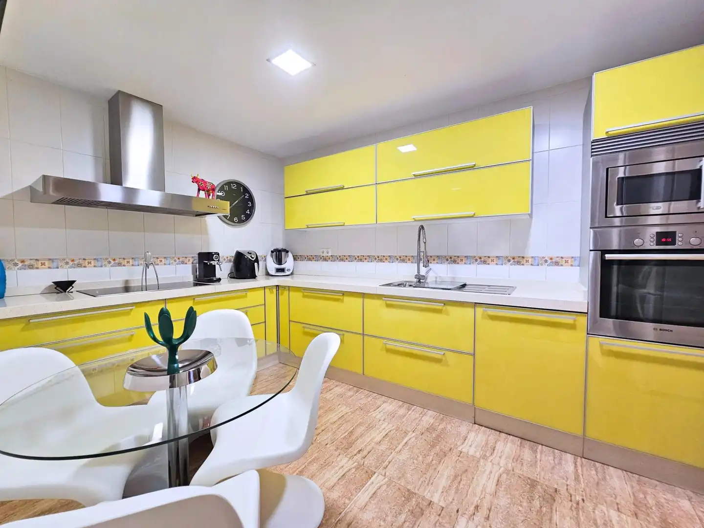 Kitchen of Flat for sale in Cartagena  with Air Conditioner, Parquet flooring and Terrace