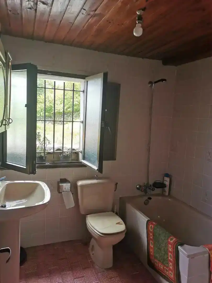 Baño de Finca rústica en venta en Belmonte de Miranda, Asturias
