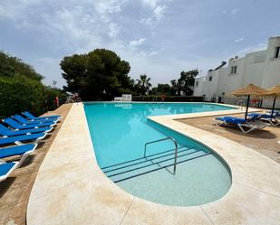 Piscina de Casa adosada en venda en Marbella amb Terrassa, Alarma i Piscina comunitària