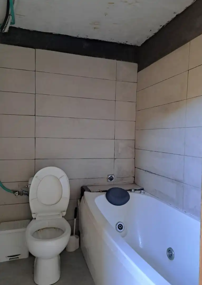 Bathroom of Houses for sale in Requena  with Terrace and Storage room