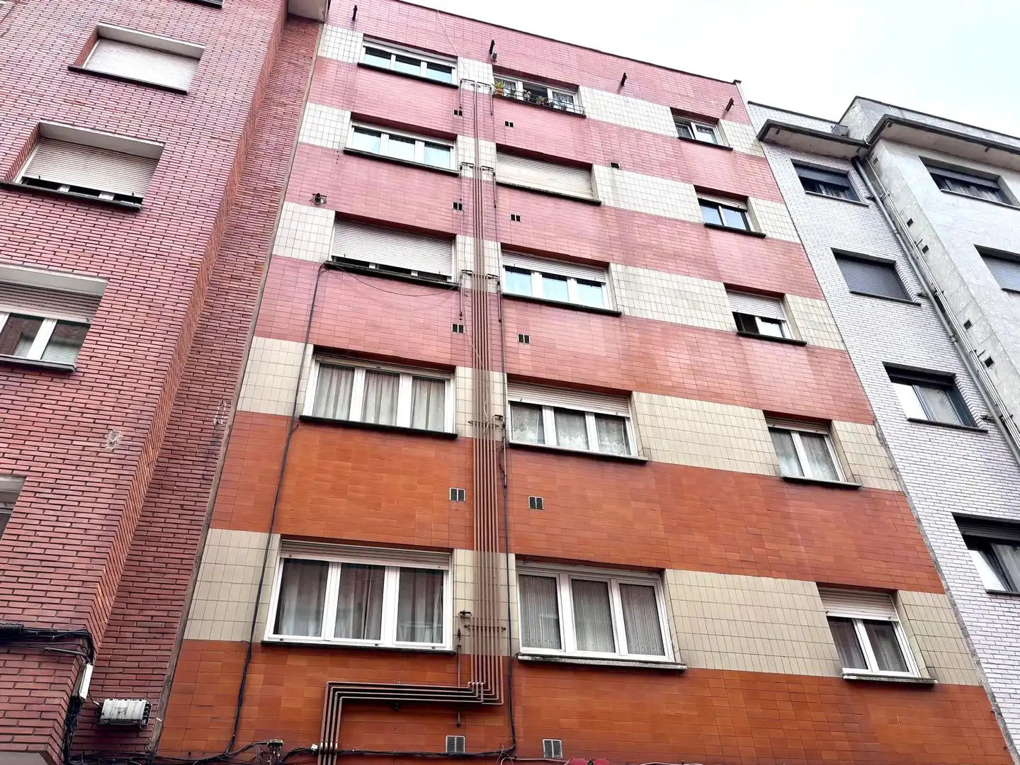 Vista exterior de Pis en venda en Gijón  amb Calefacció, Parquet i Moblat