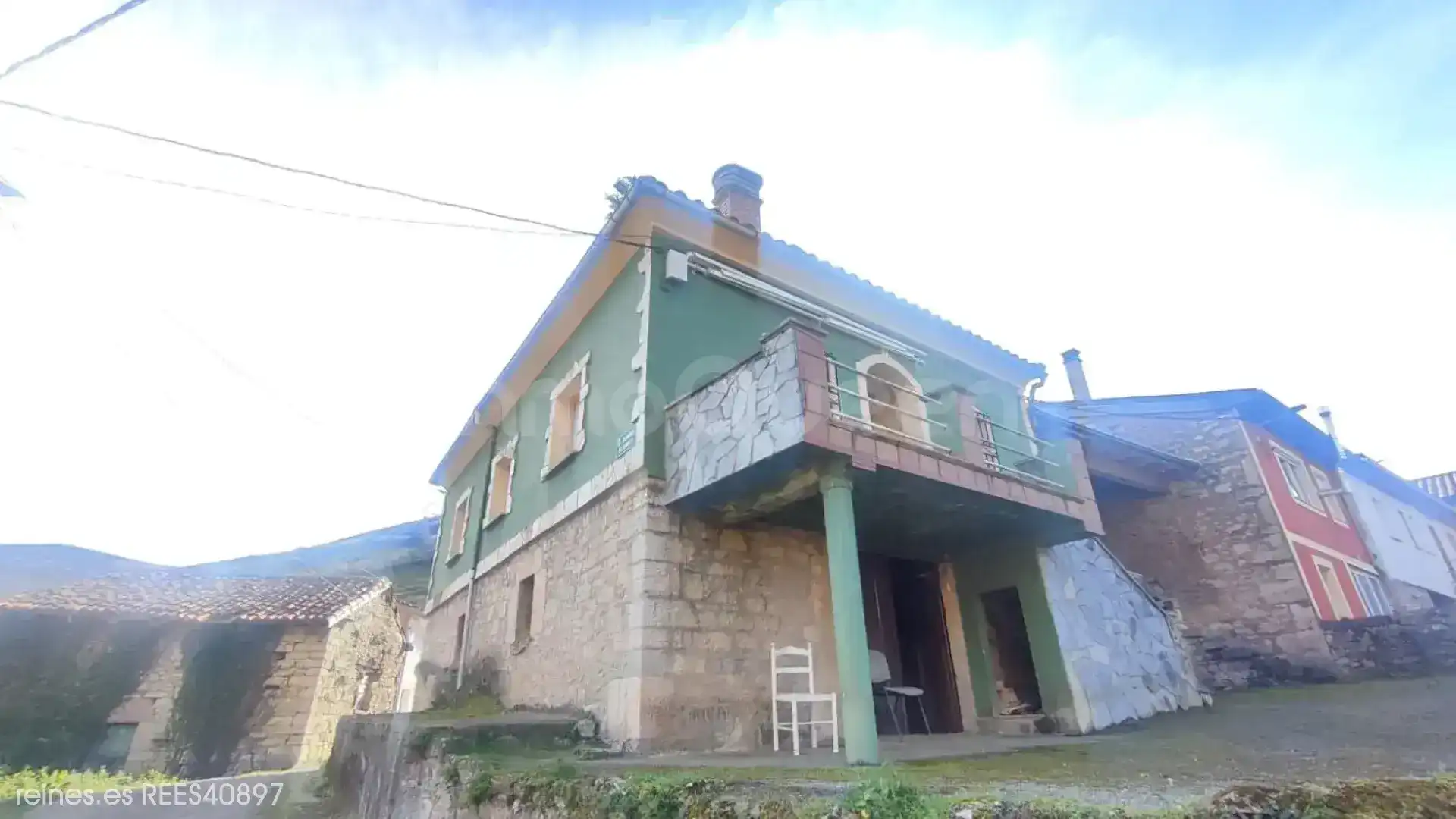 Vista exterior de Casa o xalet en venda en Yernes y Tameza amb Terrassa