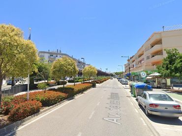Local comercial en venda a Avenida Villa de Madrid