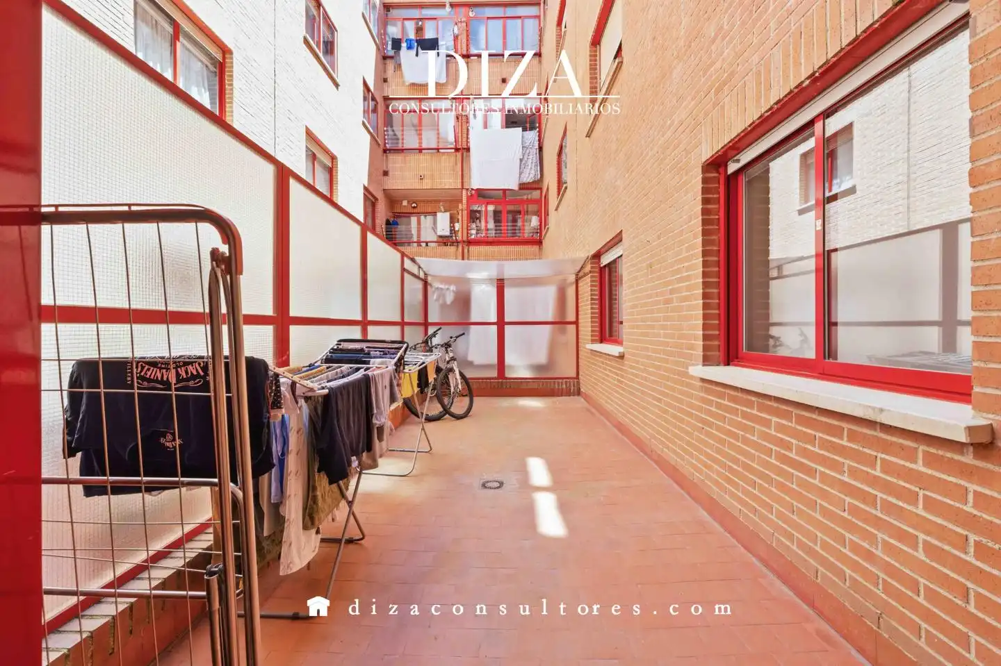 Vista exterior de Pis en venda en Pozuelo de Alarcón amb Aire condicionat, Calefacció i Terrassa