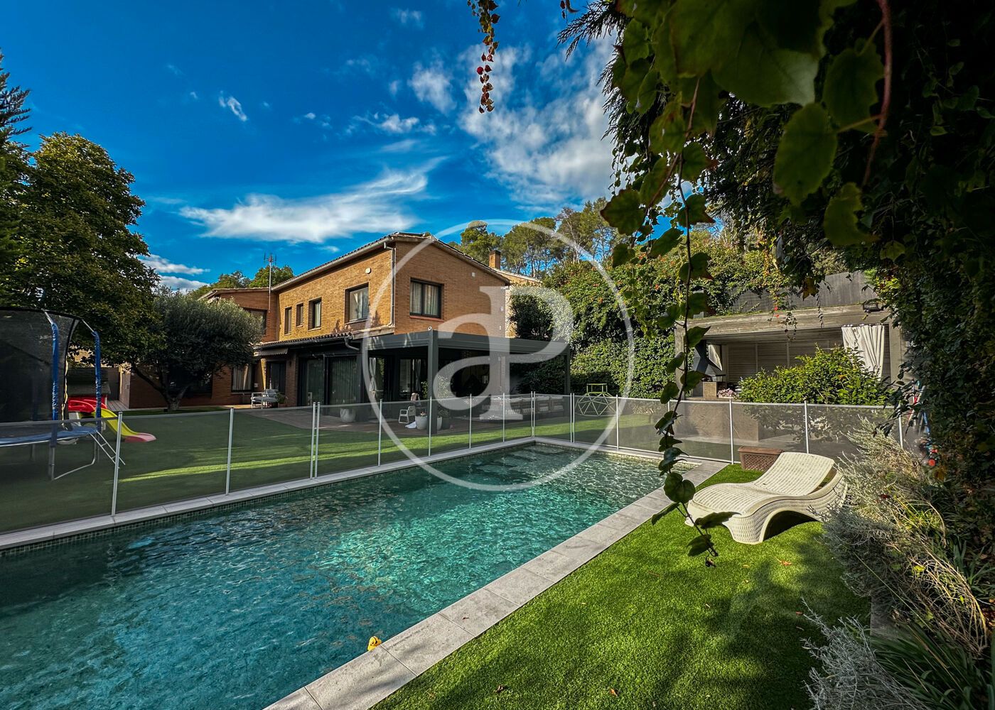 Jardí de Casa o xalet en venda en Sant Cugat del Vallès amb Aire condicionat, Calefacció i Jardí privat