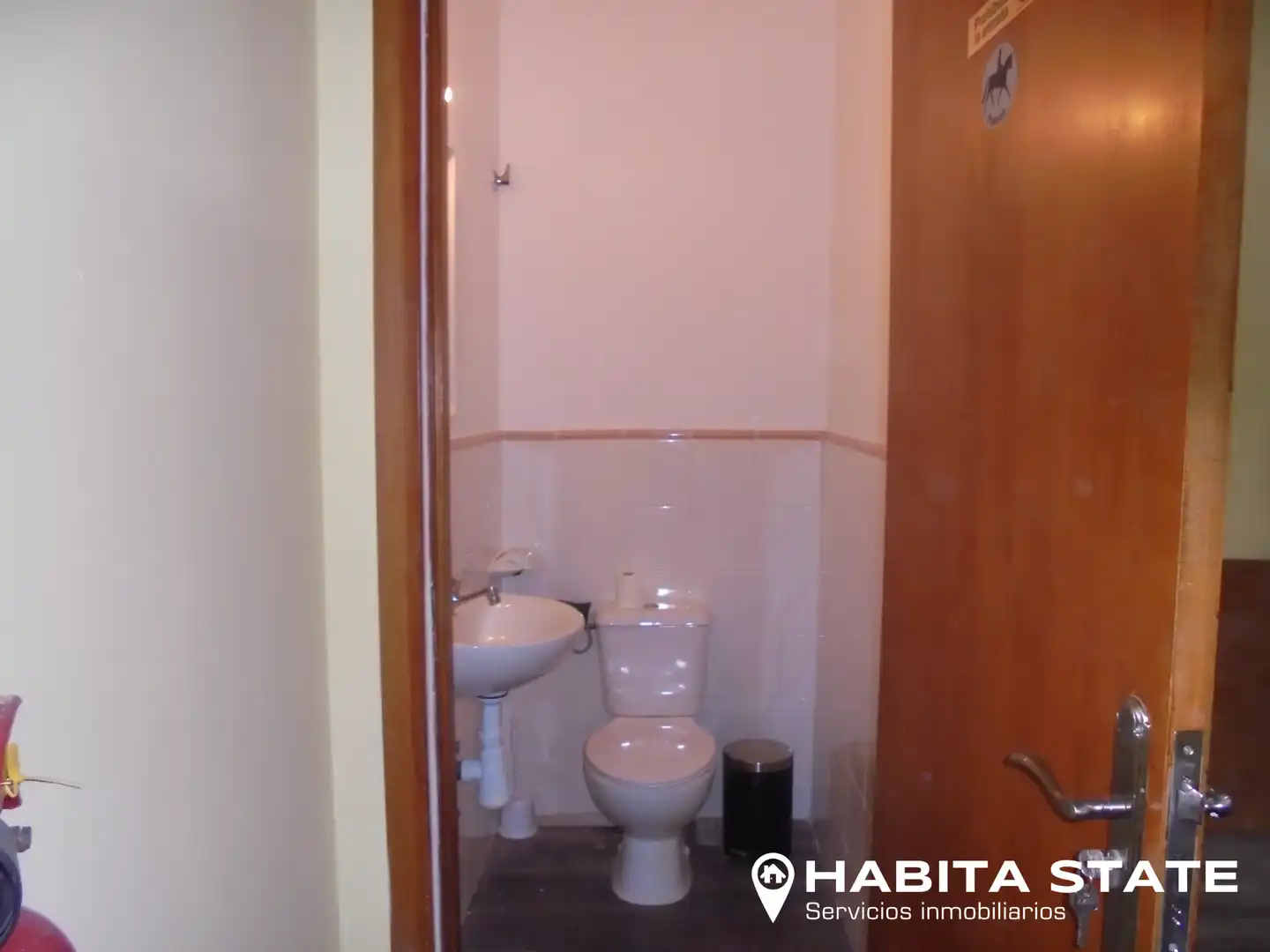 Baño de Local de alquiler en Benahadux con Aire acondicionado