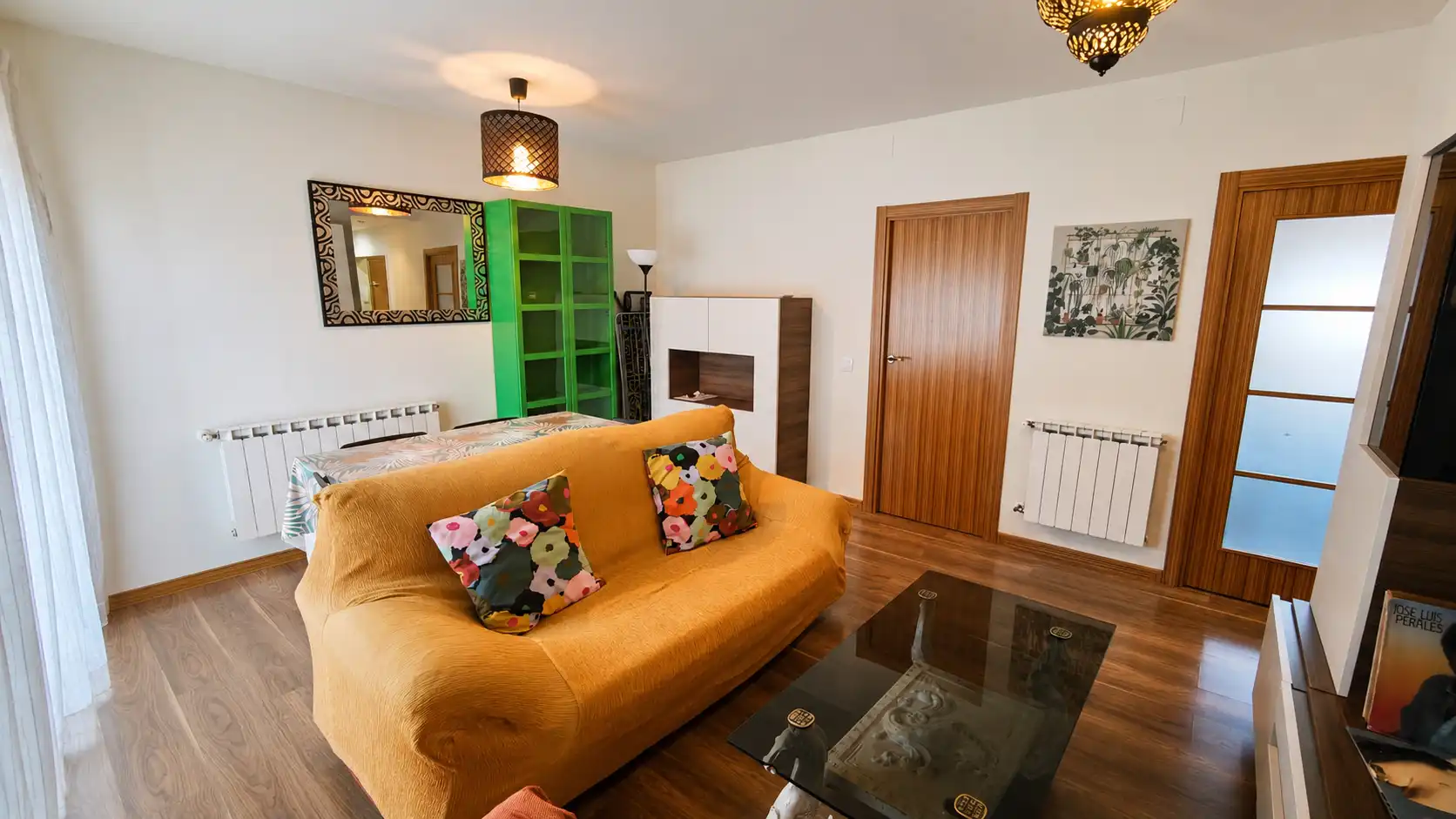 Living room of Flat for sale in Madrid  with Air Conditioner, Heating and Furnished