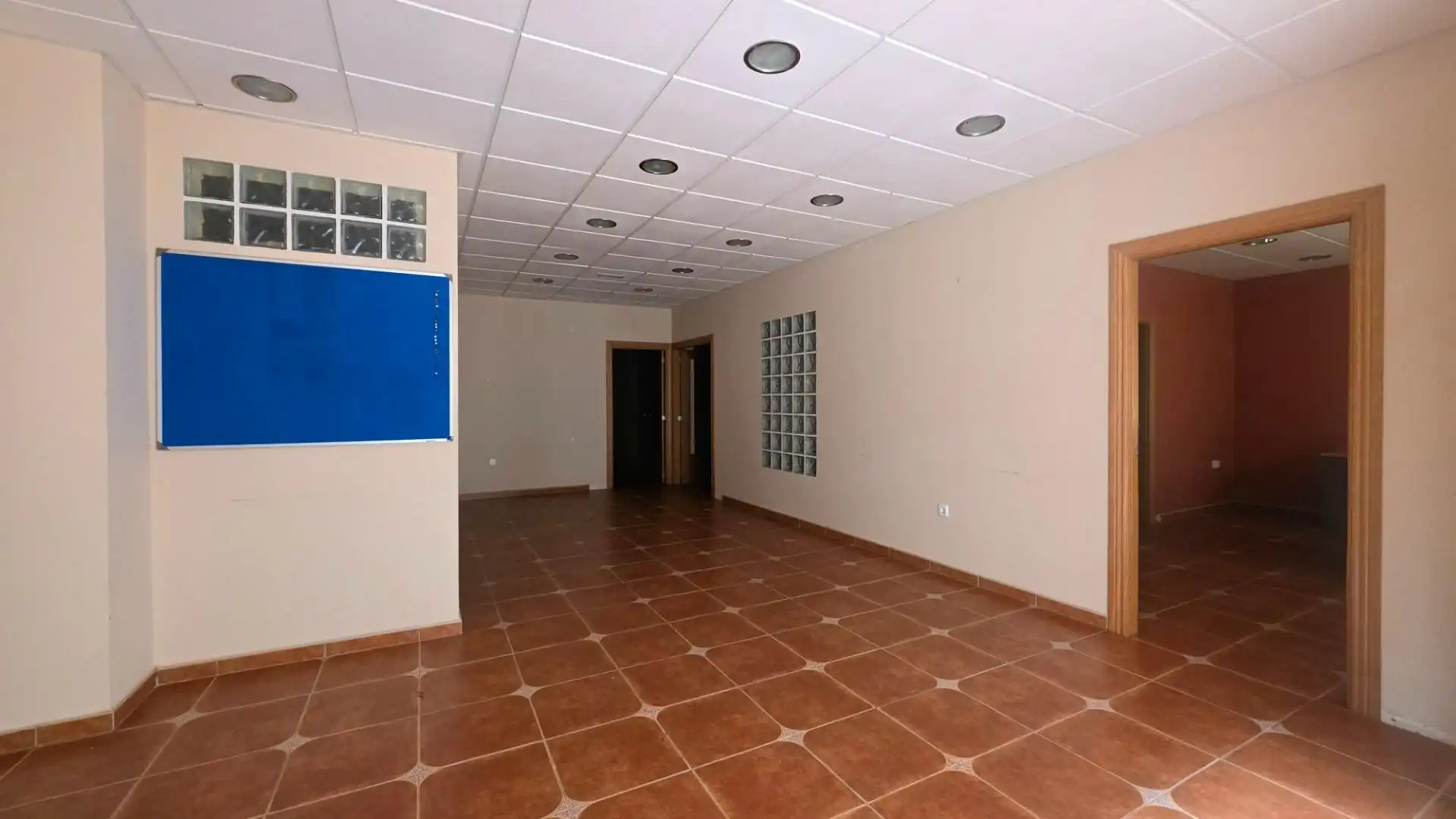 Local comercial en venda a CALLE PAZ DE BELGRADO, imagen 3
