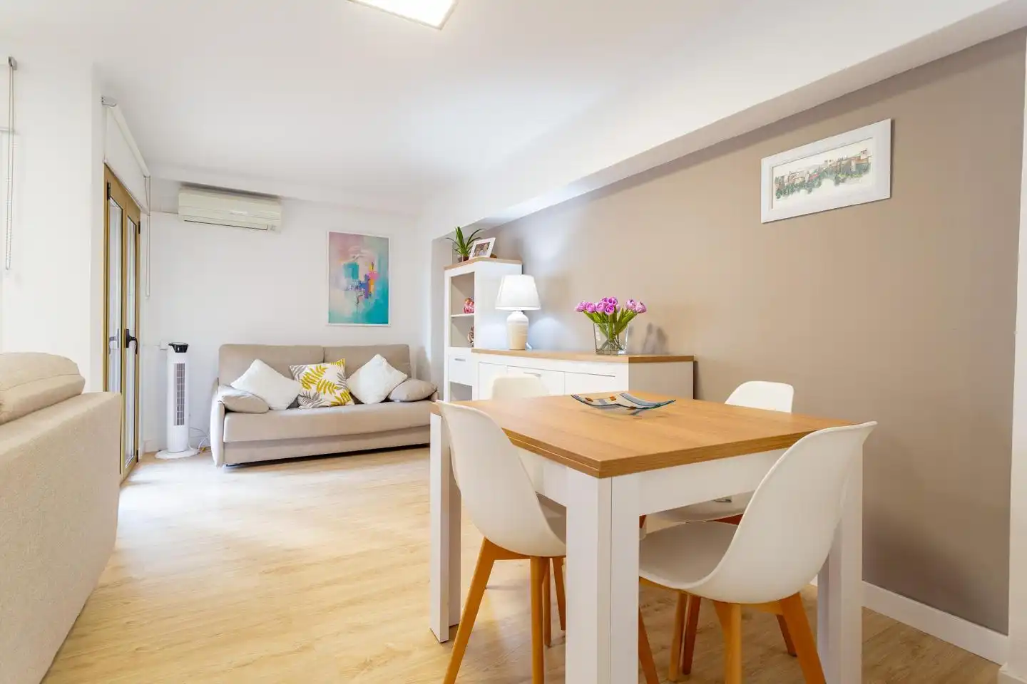 Living room of Flat for rent in Bilbao   with Air Conditioner, Terrace and Furnished