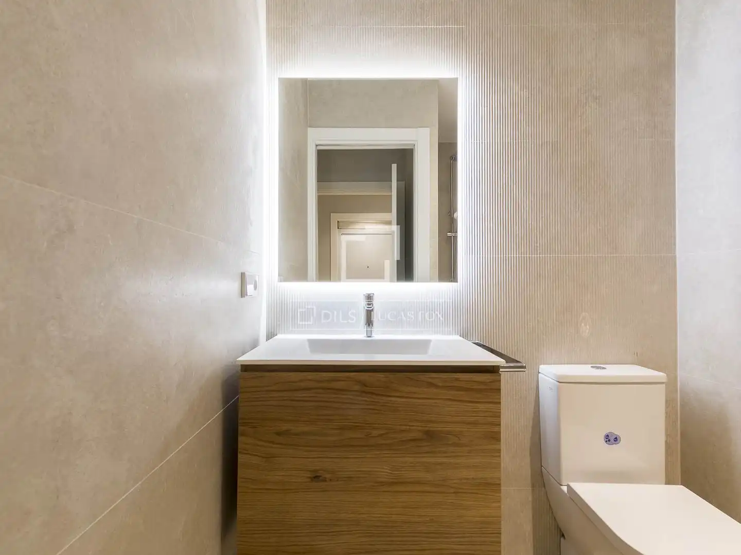 Baño de Piso en venta en Barcelona con Aire acondicionado, Calefacción y Terraza