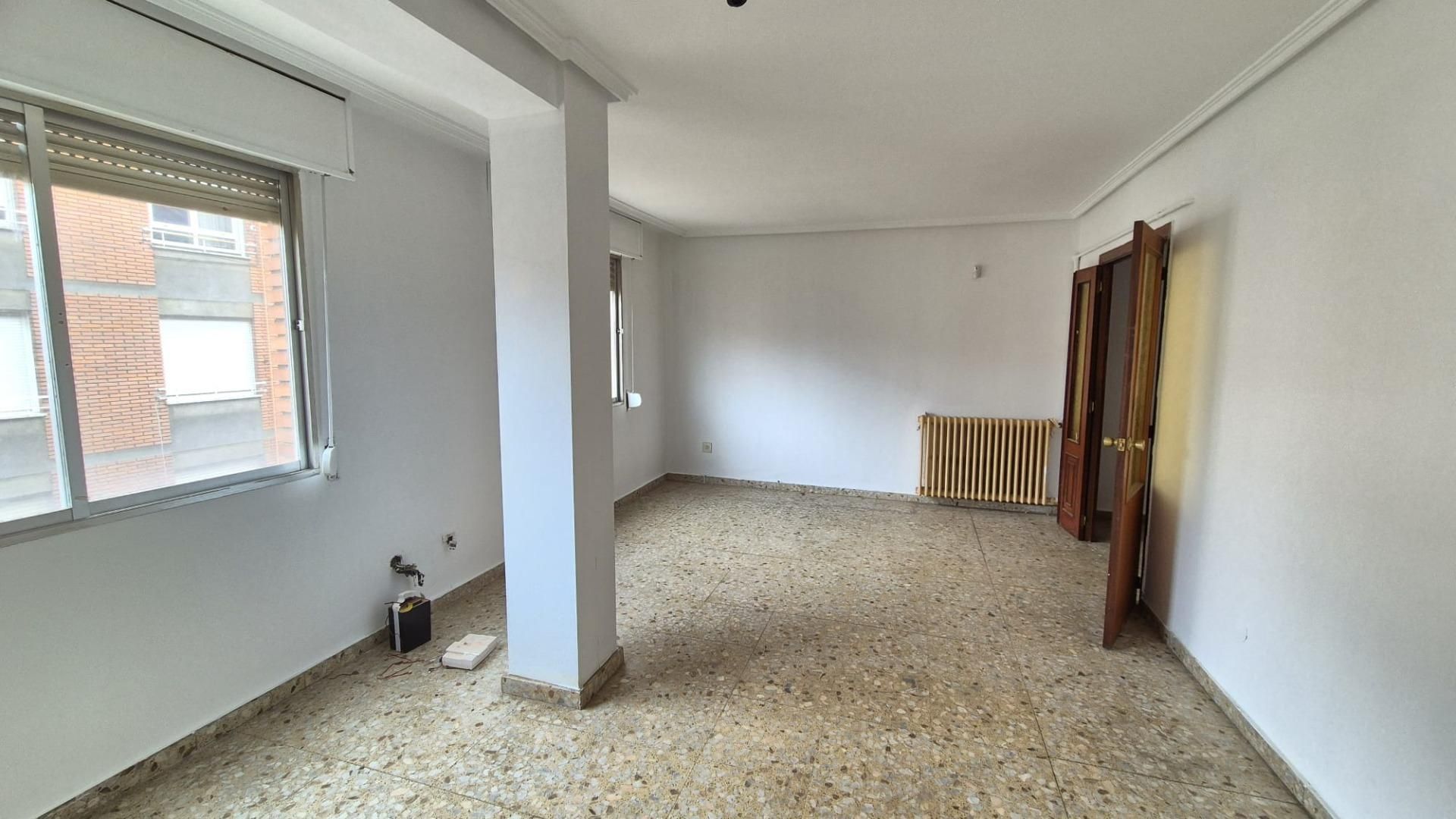 Piso en venta en Ponferrada con Calefacción y Terraza