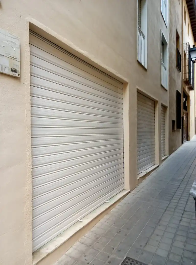 Vista exterior de Local de lloguer en Granada