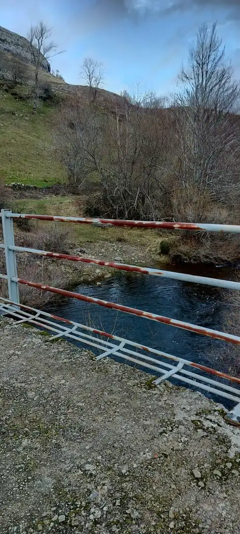 Vista exterior de Finca rústica en venda en Espinosa de los Monteros amb Jardí privat