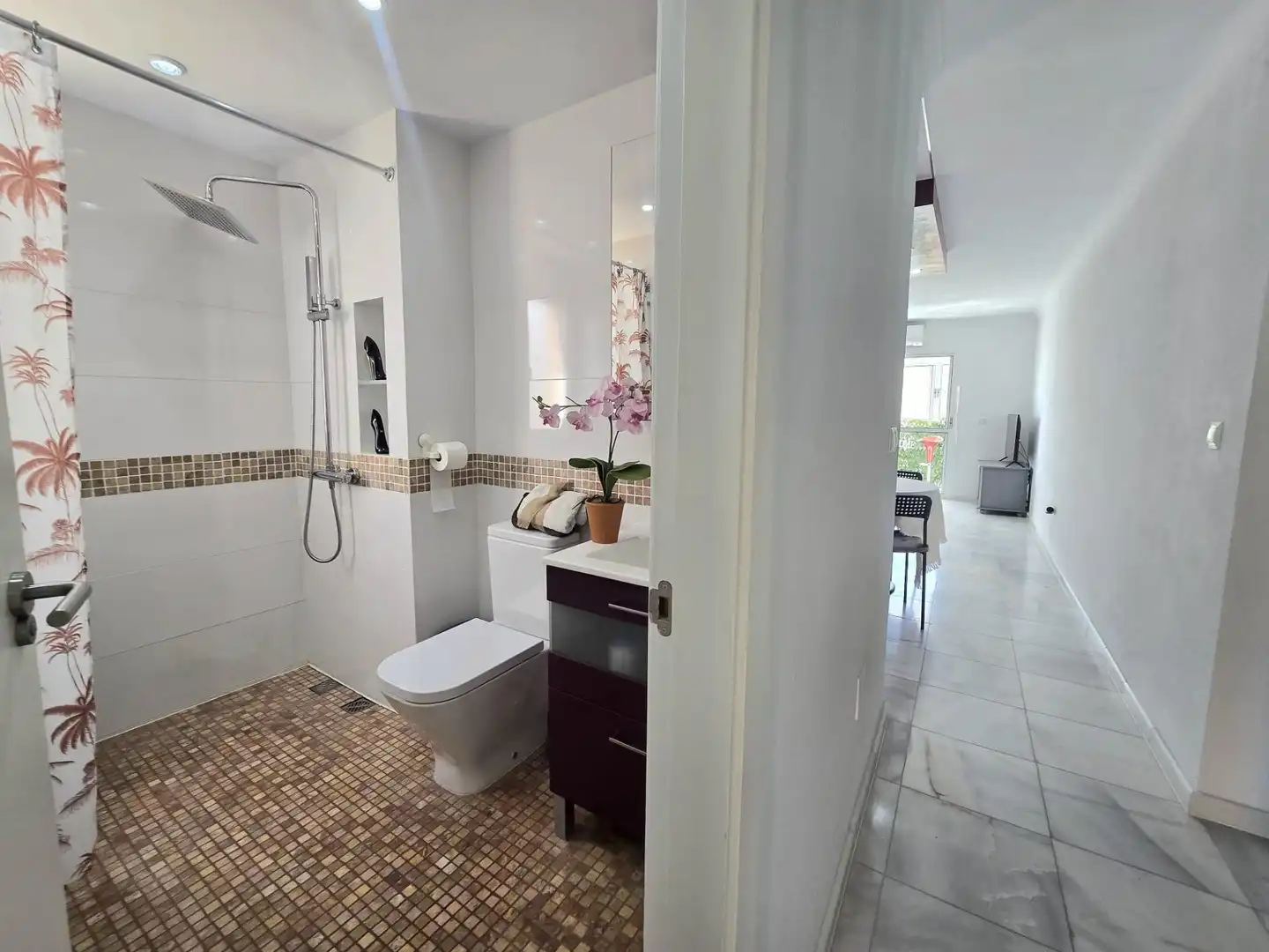 Baño de Piso en venta en Torremolinos con Terraza, Trastero y Amueblado